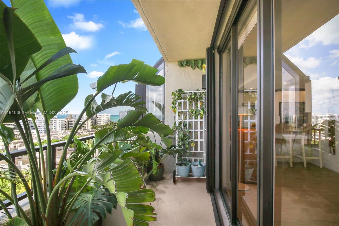 待售: $2,900,300 (3 贝兹, 3 浴室, 2328 平方英尺)