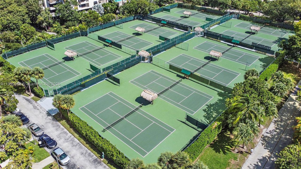 待售: $2,900,300 (3 贝兹, 3 浴室, 2328 平方英尺)