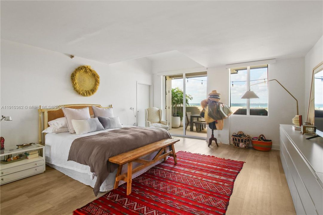 待售: $2,900,300 (3 贝兹, 3 浴室, 2328 平方英尺)