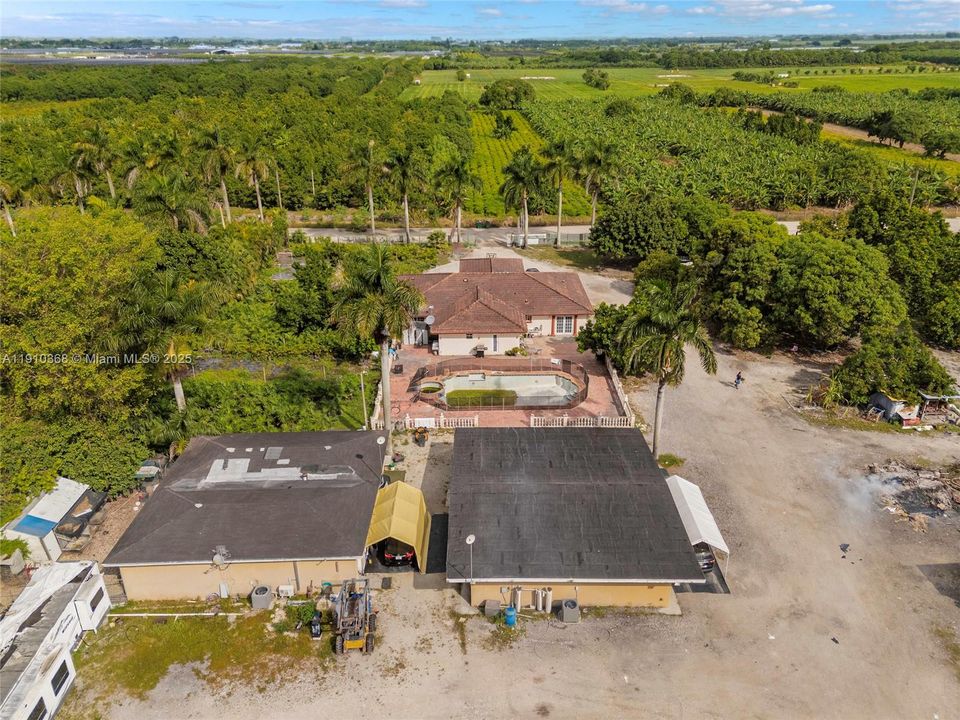 For Sale: $1,500,000 (3 beds, 2 baths, 5203 Square Feet)