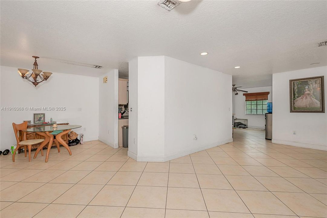 For Sale: $1,500,000 (3 beds, 2 baths, 5203 Square Feet)