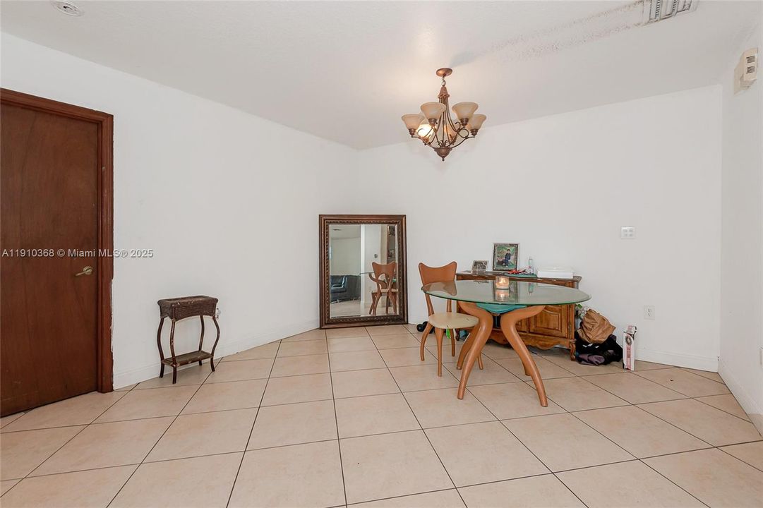 For Sale: $1,500,000 (3 beds, 2 baths, 5203 Square Feet)