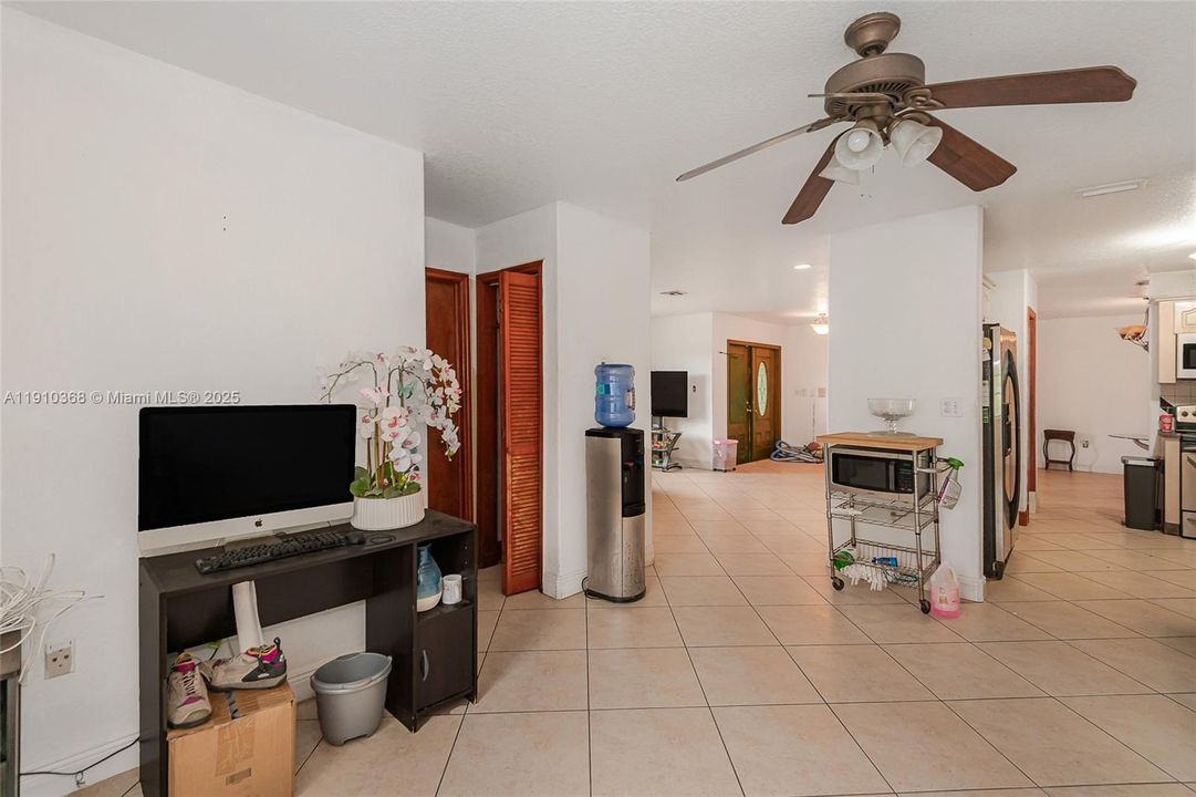 For Sale: $1,500,000 (3 beds, 2 baths, 5203 Square Feet)