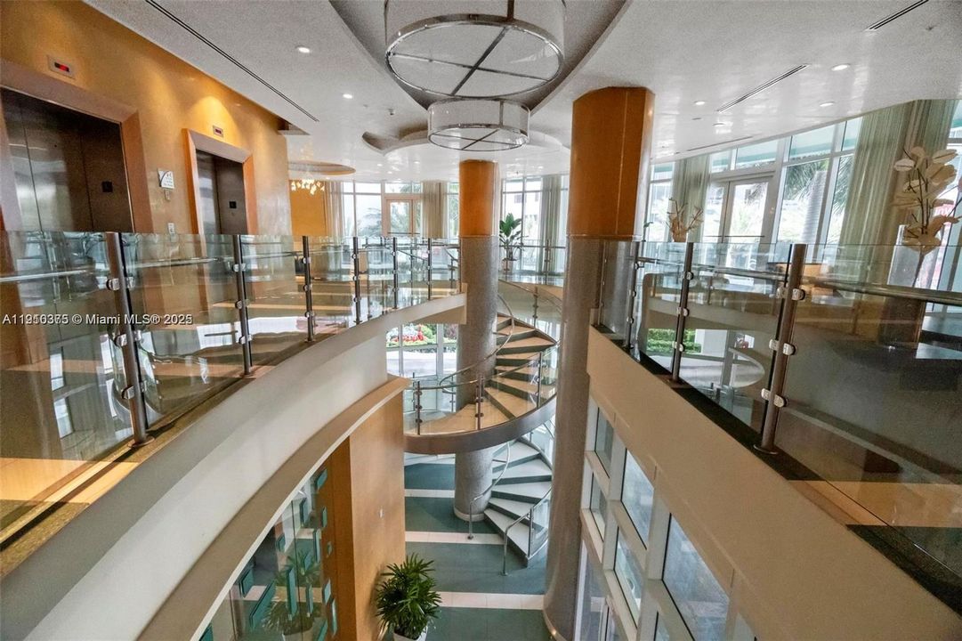 待售: $655,000 (2 贝兹, 2 浴室, 1298 平方英尺)