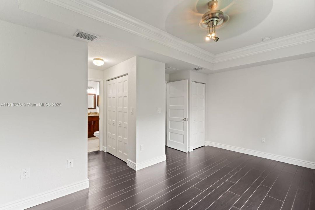 合同活跃: $3,500 (3 贝兹, 2 浴室, 1639 平方英尺)