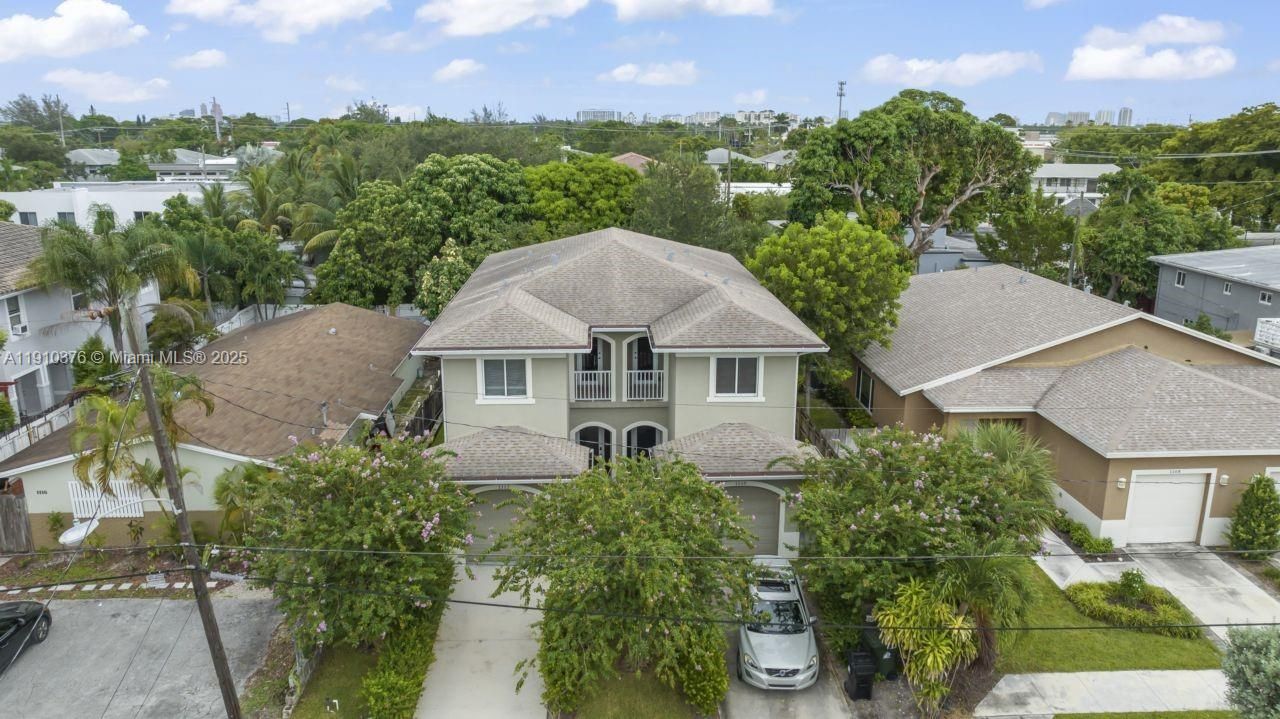 合同活跃: $3,500 (3 贝兹, 2 浴室, 1639 平方英尺)