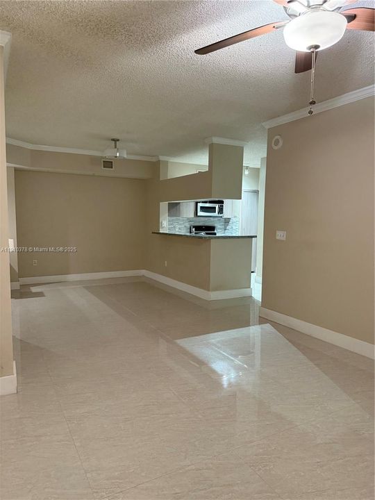 For Sale: $499,000 (2 beds, 2 baths, 1024 Square Feet)