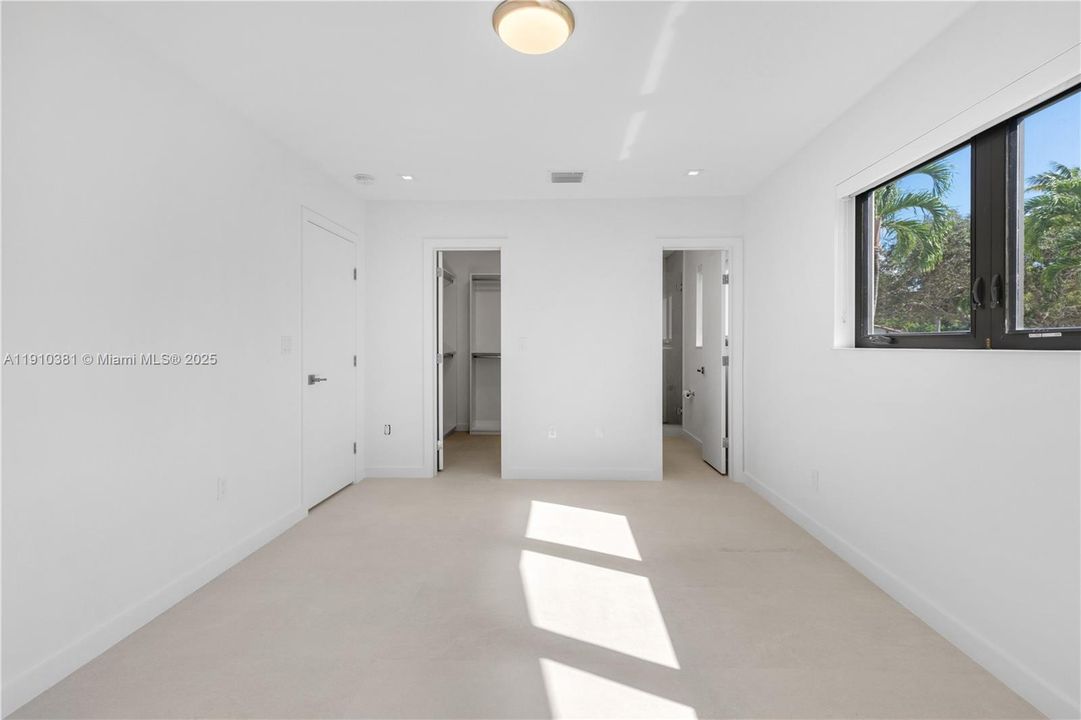 В аренду: $9,200 (4 спален, 3 ванн, 2702 Квадратных фут)