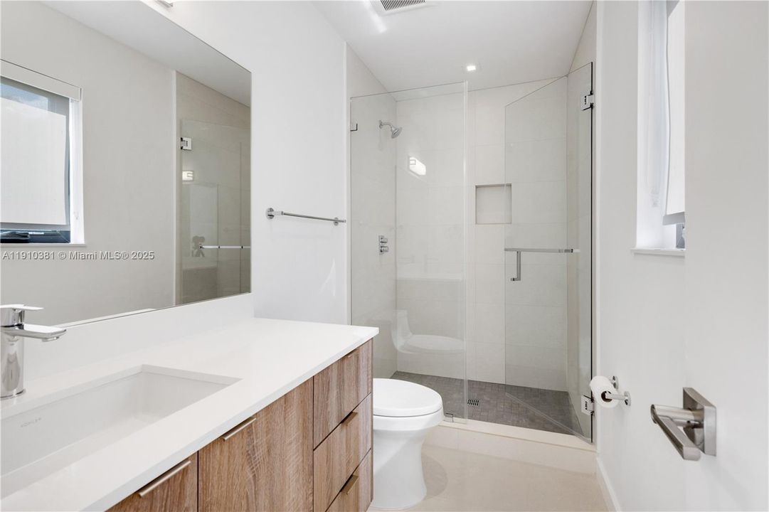 В аренду: $9,200 (4 спален, 3 ванн, 2702 Квадратных фут)