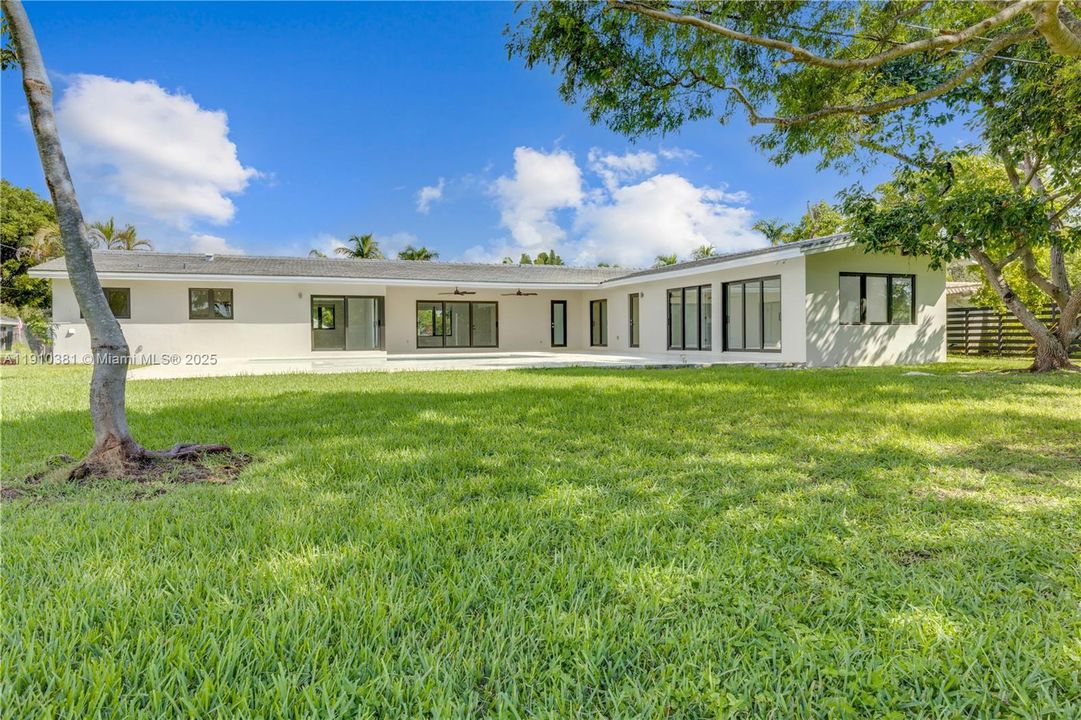 В аренду: $9,200 (4 спален, 3 ванн, 2702 Квадратных фут)