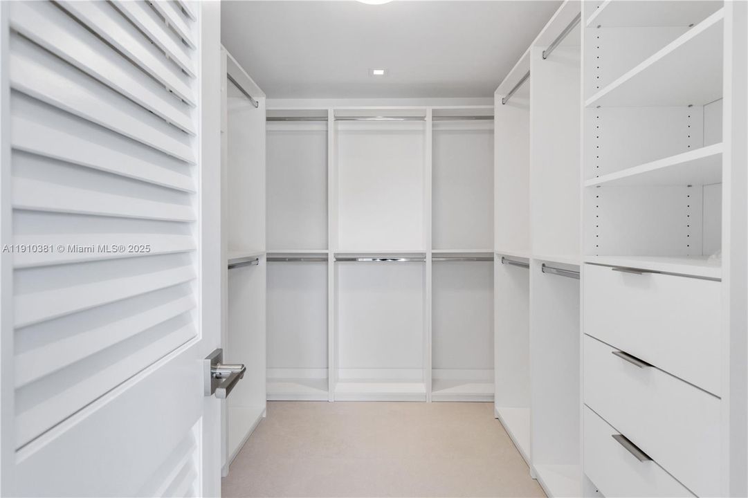 В аренду: $9,200 (4 спален, 3 ванн, 2702 Квадратных фут)