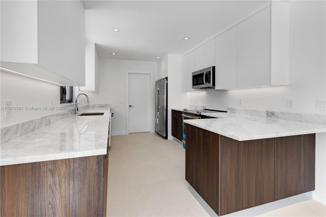 В аренду: $9,200 (4 спален, 3 ванн, 2702 Квадратных фут)