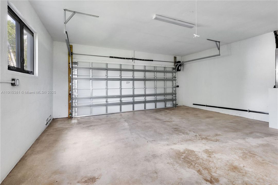 В аренду: $9,200 (4 спален, 3 ванн, 2702 Квадратных фут)