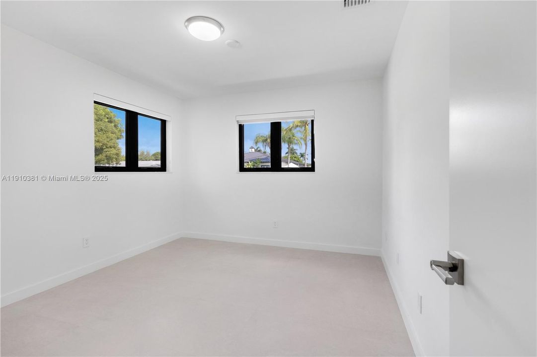 В аренду: $9,200 (4 спален, 3 ванн, 2702 Квадратных фут)