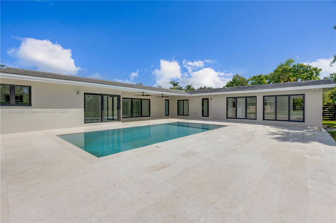 В аренду: $9,200 (4 спален, 3 ванн, 2702 Квадратных фут)