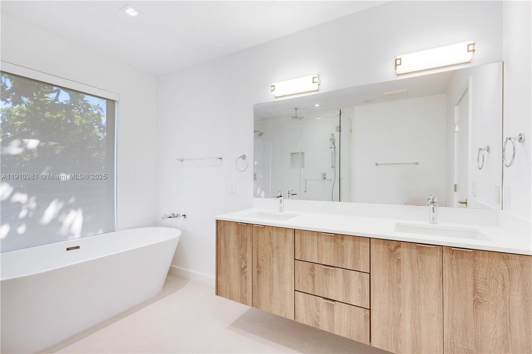 В аренду: $9,200 (4 спален, 3 ванн, 2702 Квадратных фут)