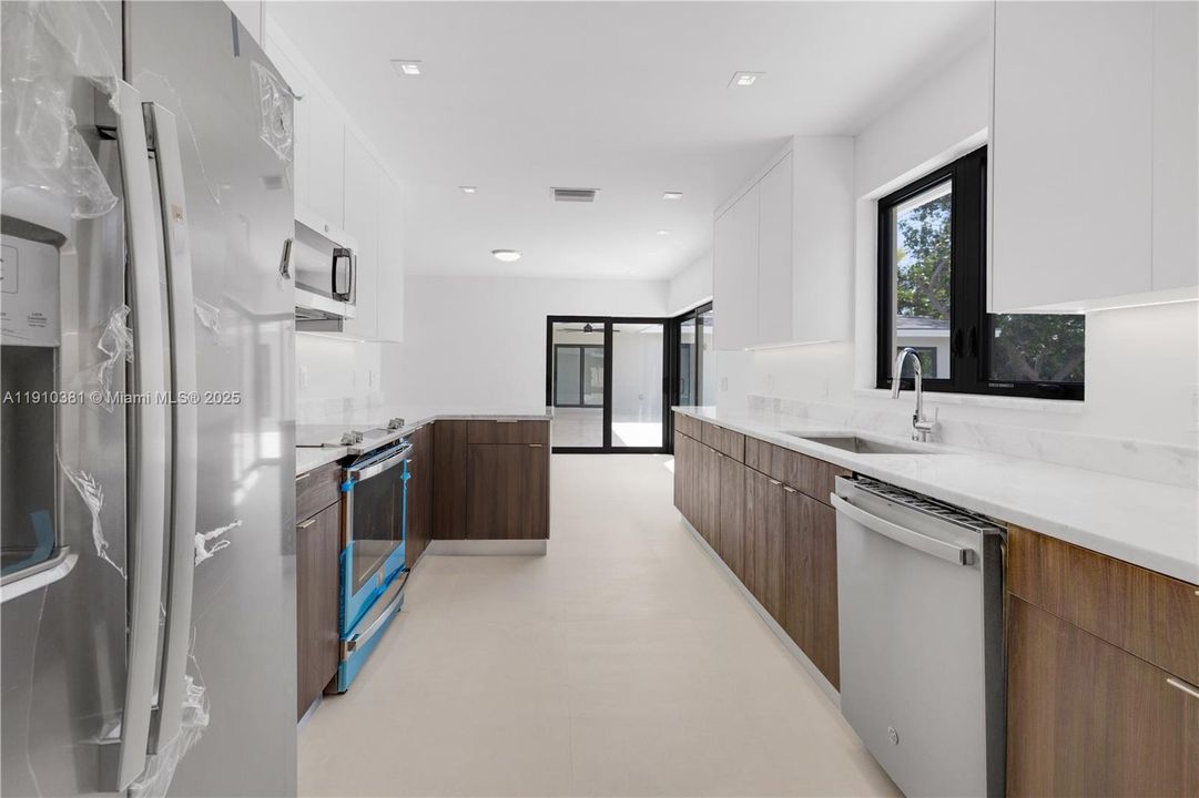 В аренду: $9,200 (4 спален, 3 ванн, 2702 Квадратных фут)