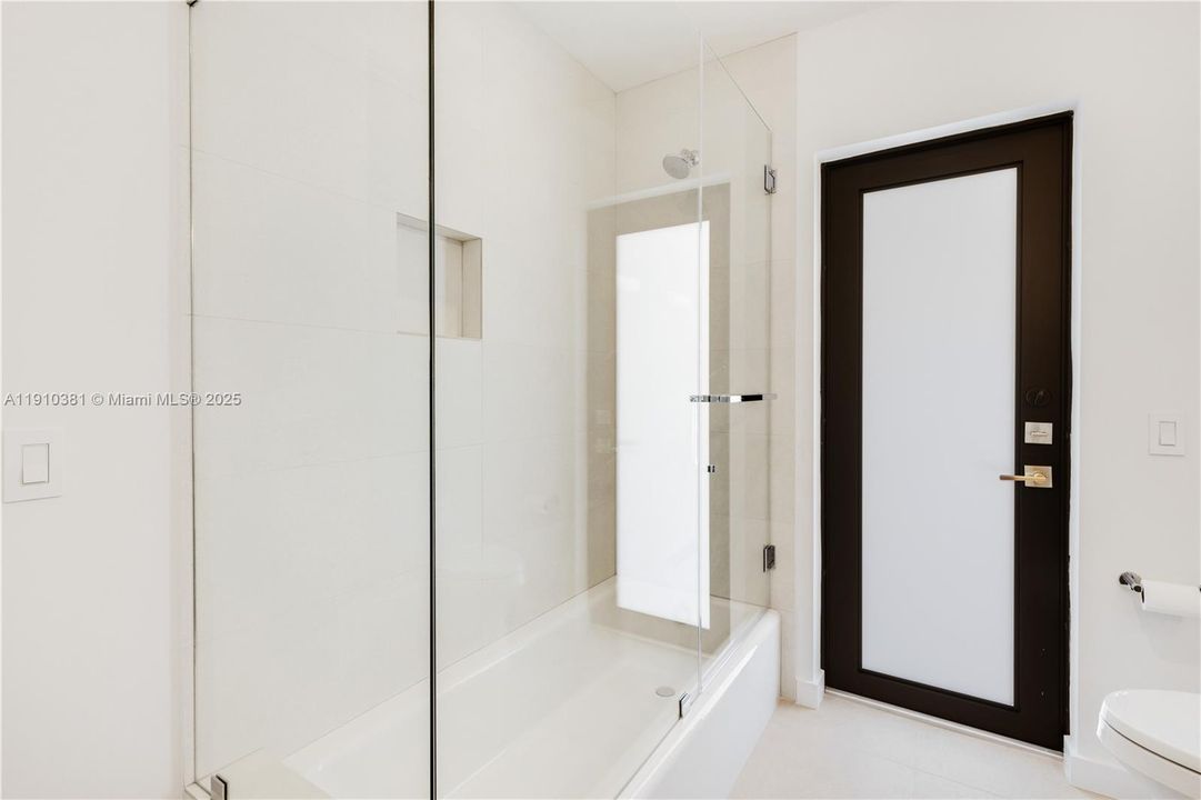 В аренду: $9,200 (4 спален, 3 ванн, 2702 Квадратных фут)