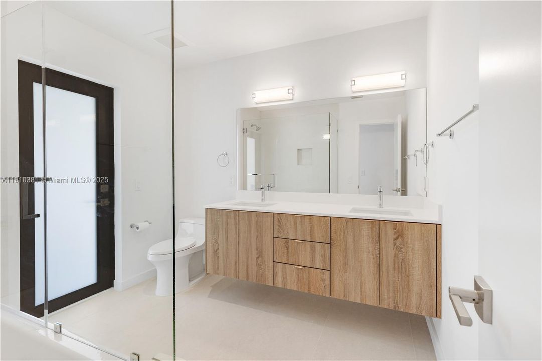 В аренду: $9,200 (4 спален, 3 ванн, 2702 Квадратных фут)