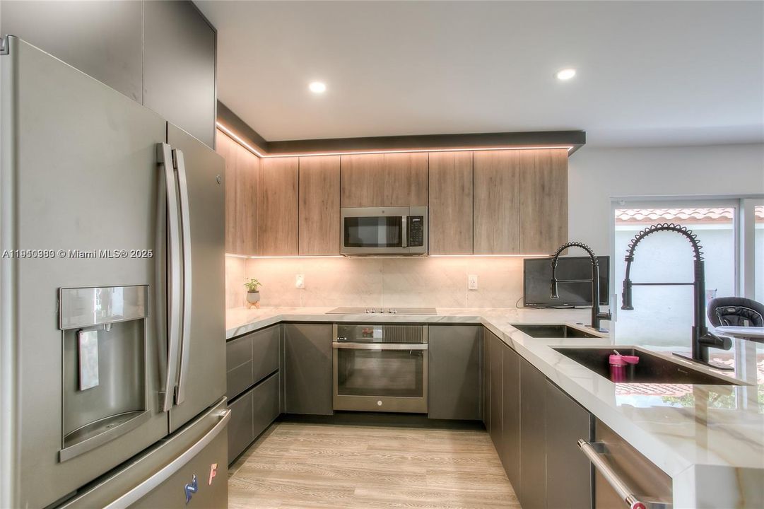 For Sale: $850,000 (3 beds, 2 baths, 2054 Square Feet)