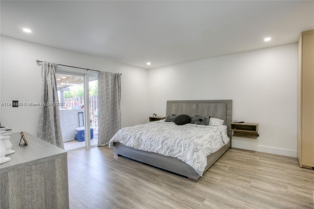 For Sale: $850,000 (3 beds, 2 baths, 2054 Square Feet)