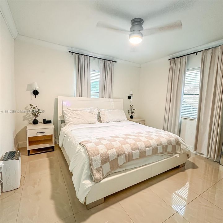 Active With Contract: $415,000 (2 beds, 1 baths, 1356 Square Feet)