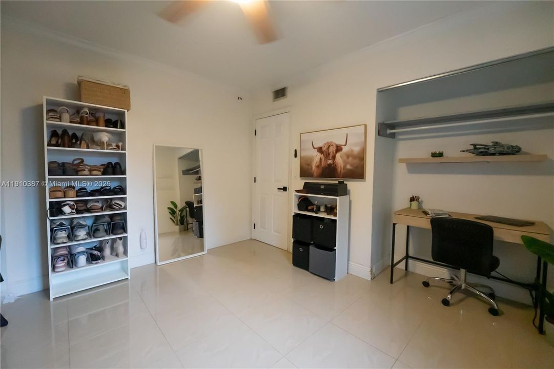 Active With Contract: $415,000 (2 beds, 1 baths, 1356 Square Feet)