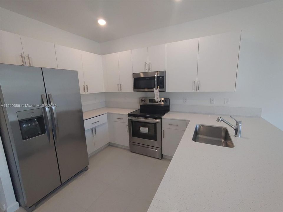 For Rent: $3,500 (3 beds, 2 baths, 1706 Square Feet)