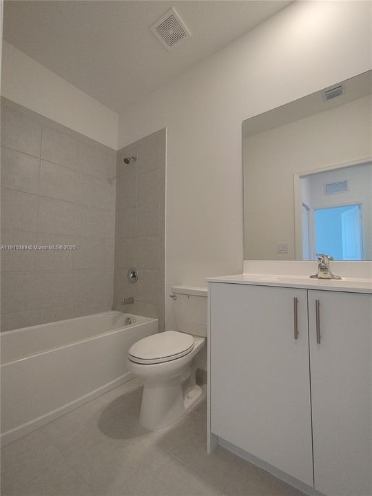 For Rent: $3,500 (3 beds, 2 baths, 1706 Square Feet)