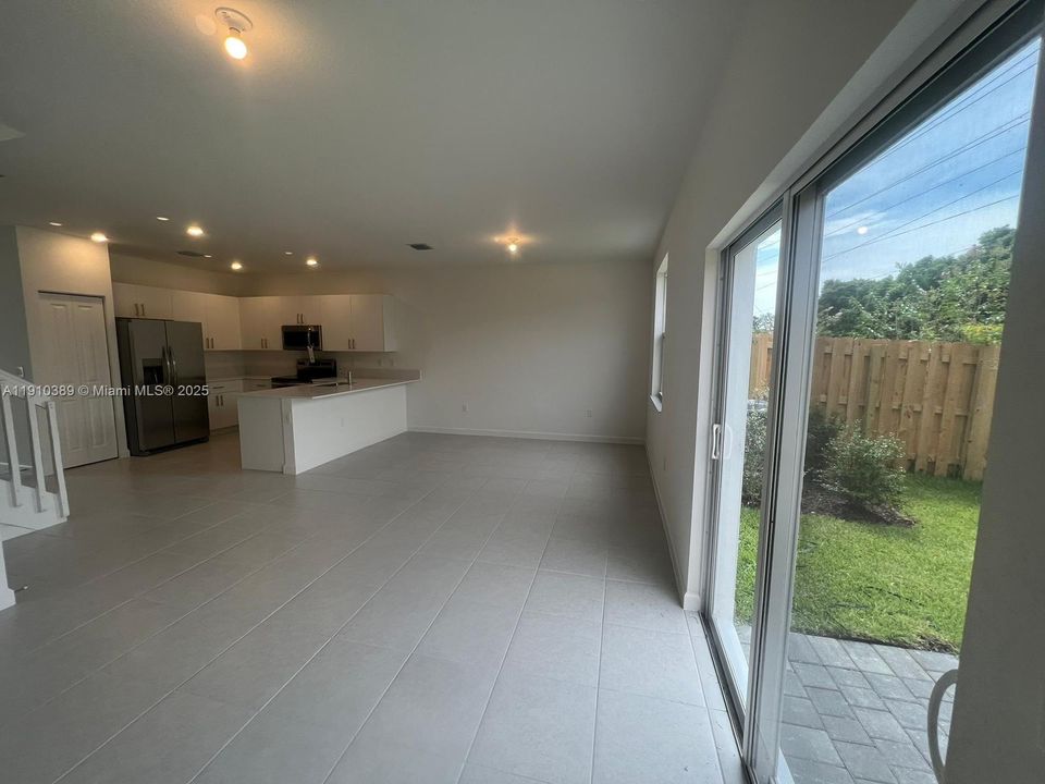 For Rent: $3,500 (3 beds, 2 baths, 1706 Square Feet)