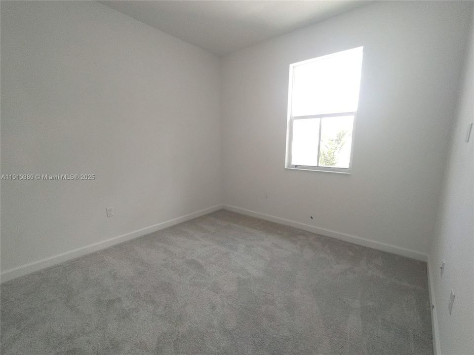 For Rent: $3,500 (3 beds, 2 baths, 1706 Square Feet)