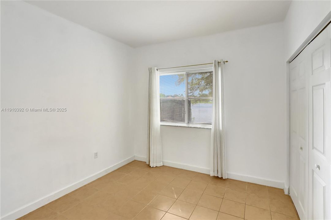 На продажу: $400,000 (3 спален, 2 ванн, 1200 Квадратных фут)