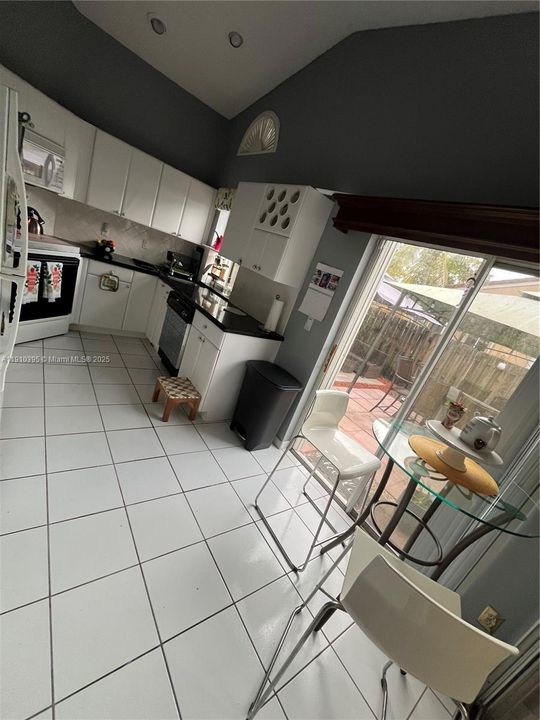 For Sale: $569,999 (3 beds, 2 baths, 1296 Square Feet)