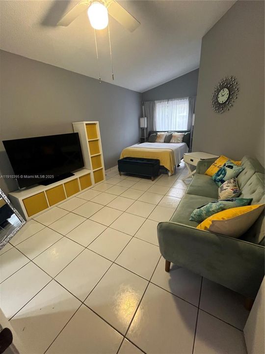 For Sale: $569,999 (3 beds, 2 baths, 1296 Square Feet)