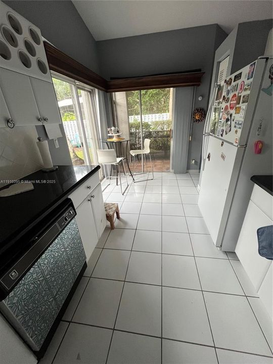 For Sale: $569,999 (3 beds, 2 baths, 1296 Square Feet)