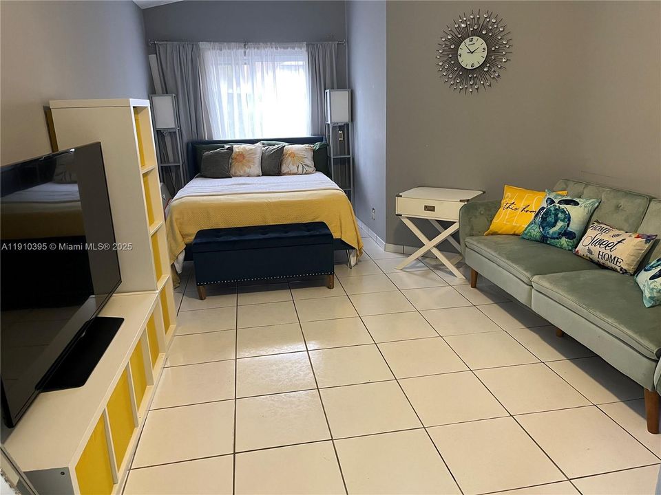 For Sale: $569,999 (3 beds, 2 baths, 1296 Square Feet)