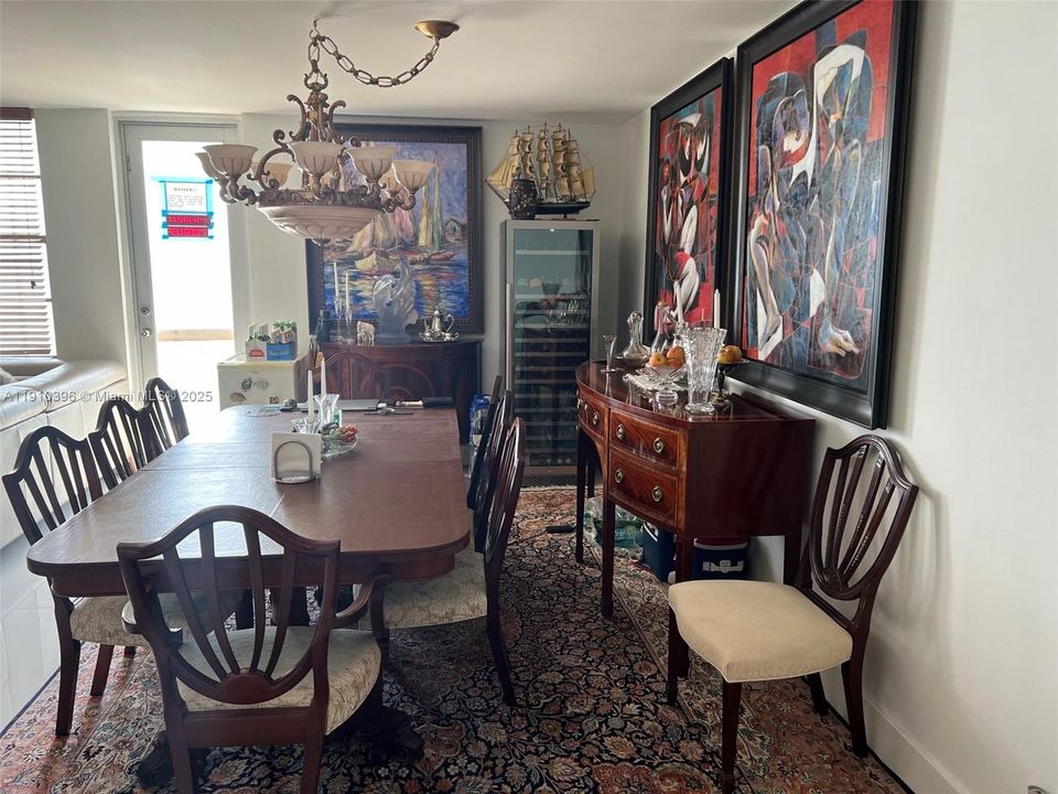 For Sale: $1,195,000 (2 beds, 2 baths, 1299 Square Feet)