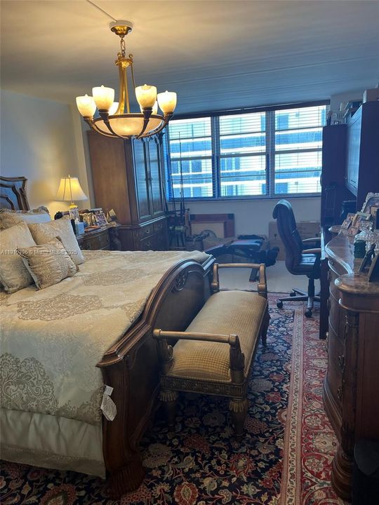 For Sale: $1,195,000 (2 beds, 2 baths, 1299 Square Feet)