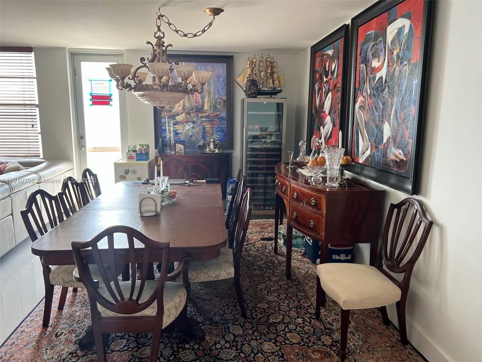 For Sale: $1,195,000 (2 beds, 2 baths, 1299 Square Feet)