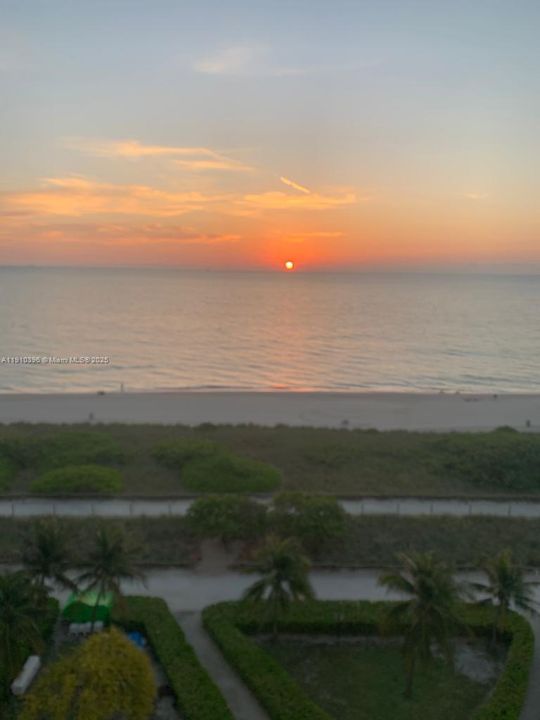 Balcony Eastern View Sunrise!