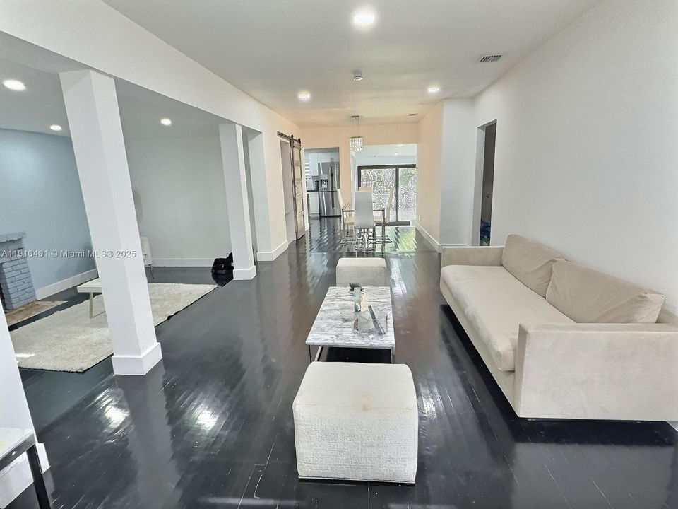 На продажу: $850,000 (3 спален, 2 ванн, 0 Квадратных фут)