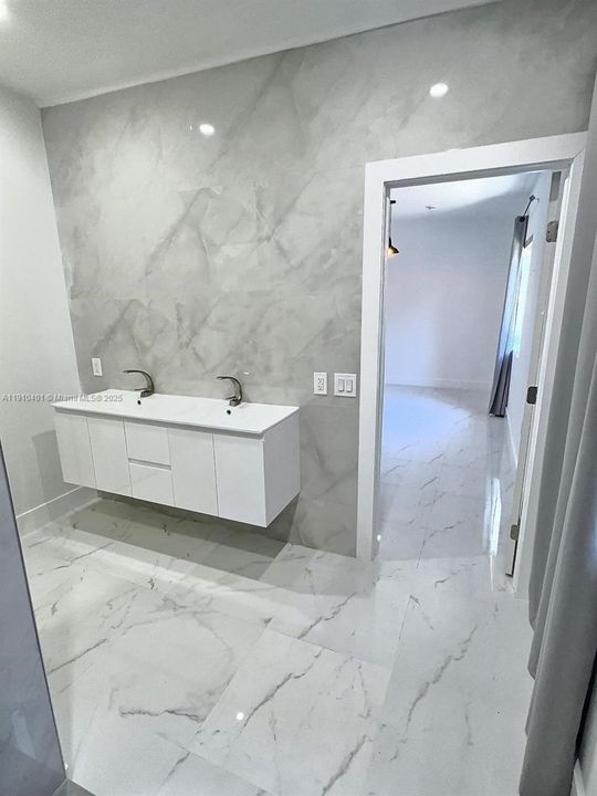 На продажу: $850,000 (3 спален, 2 ванн, 0 Квадратных фут)