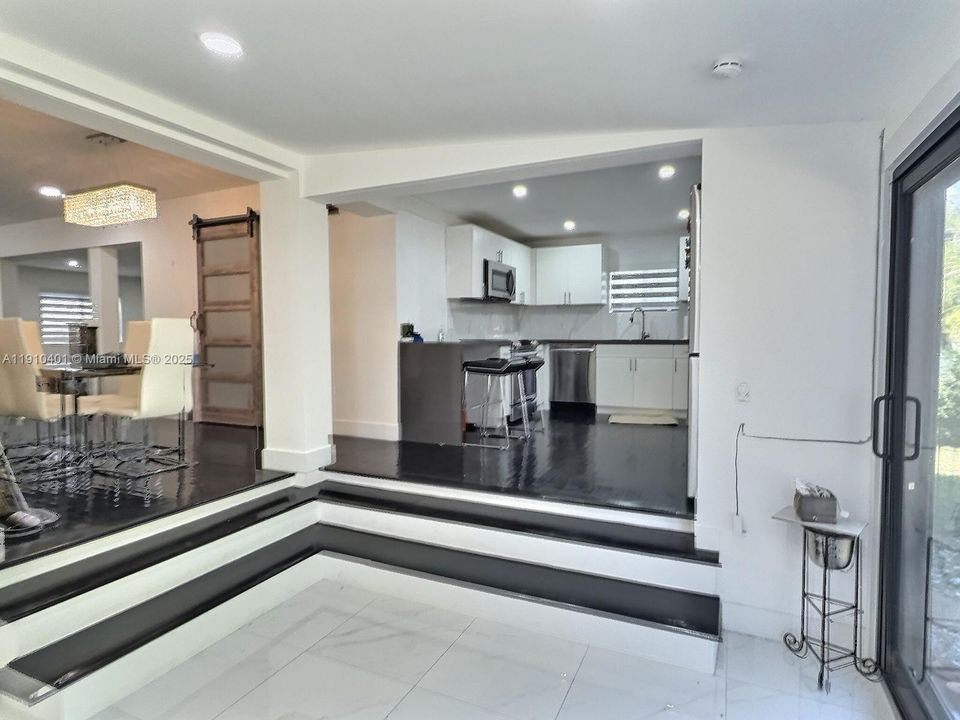 На продажу: $850,000 (3 спален, 2 ванн, 0 Квадратных фут)