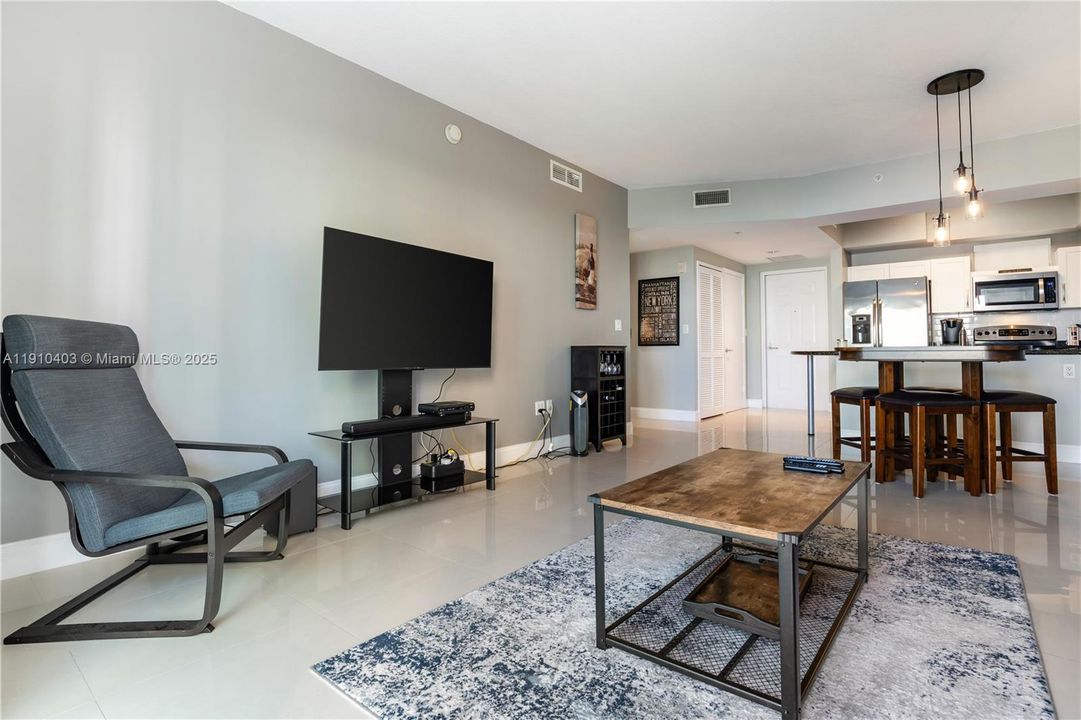 Недавно арендовано: $2,700 (1 спален, 1 ванн, 797 Квадратных фут)