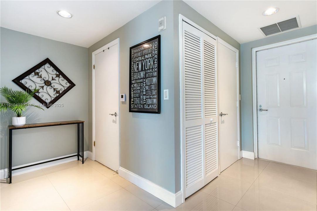 Недавно арендовано: $2,700 (1 спален, 1 ванн, 797 Квадратных фут)