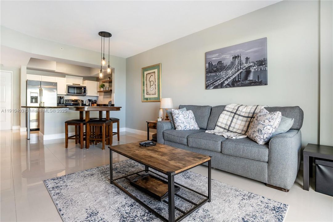 Недавно арендовано: $2,700 (1 спален, 1 ванн, 797 Квадратных фут)