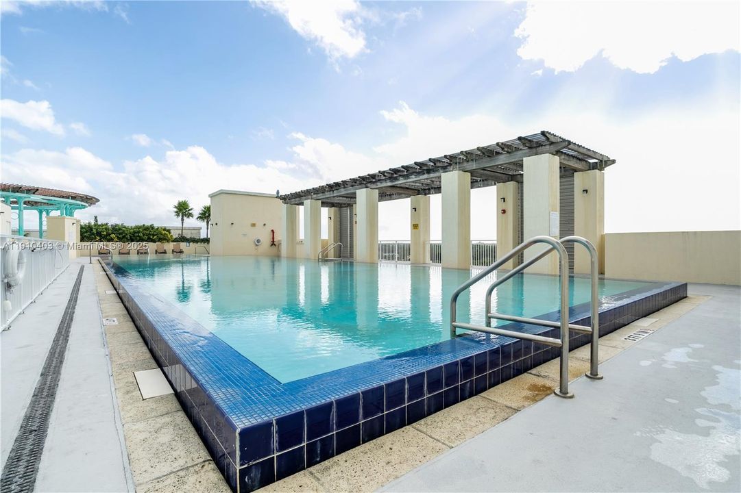 Недавно арендовано: $2,700 (1 спален, 1 ванн, 797 Квадратных фут)