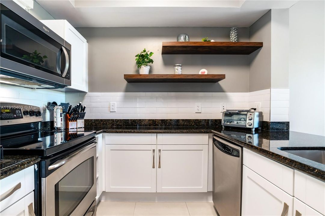 Недавно арендовано: $2,700 (1 спален, 1 ванн, 797 Квадратных фут)