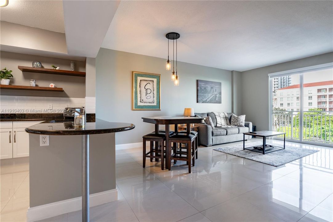 Недавно арендовано: $2,700 (1 спален, 1 ванн, 797 Квадратных фут)