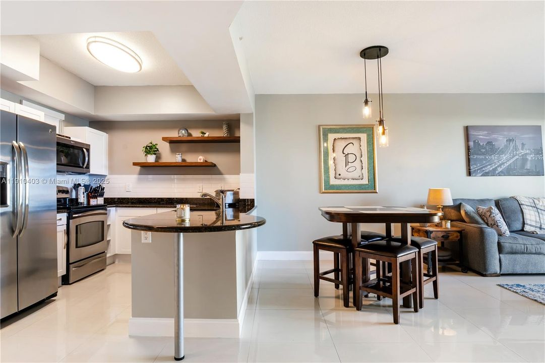 Недавно арендовано: $2,700 (1 спален, 1 ванн, 797 Квадратных фут)